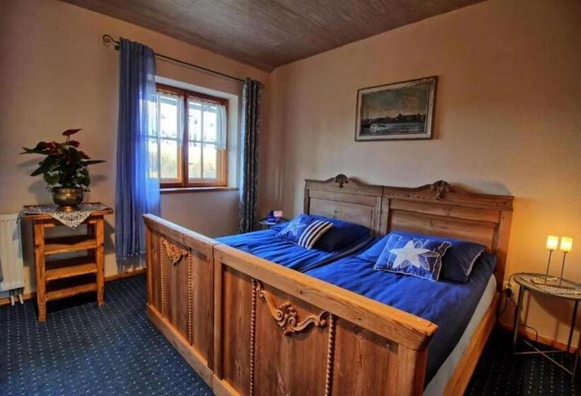 اتاق استاندارد سه تخته با چشمانداز باغ, Agroturystyka Dowoli