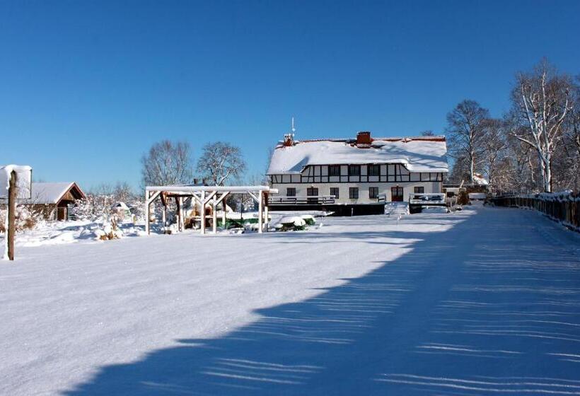 کلبه ییلاقی, Agroturystyka Dowoli