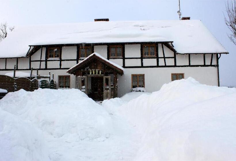 کلبه ییلاقی, Agroturystyka Dowoli