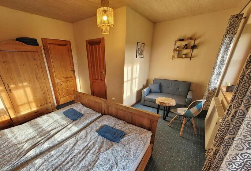 اتاق استاندارد سه تخته با چشمانداز باغ, Agroturystyka Dowoli