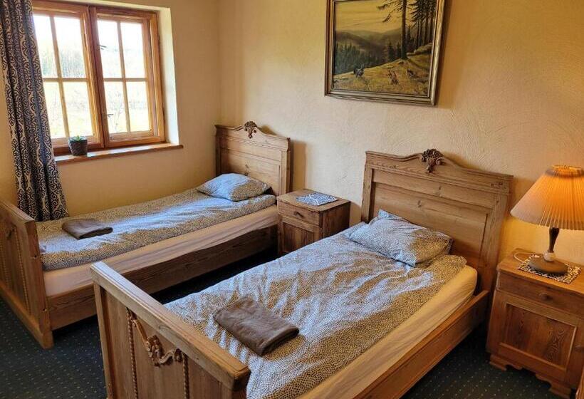 اتاق استاندارد سه تخته با چشمانداز باغ, Agroturystyka Dowoli