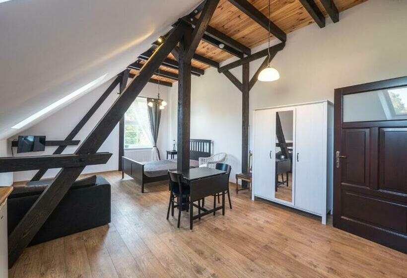 标准间, Na Uboczu