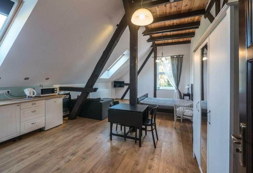 标准间, Na Uboczu