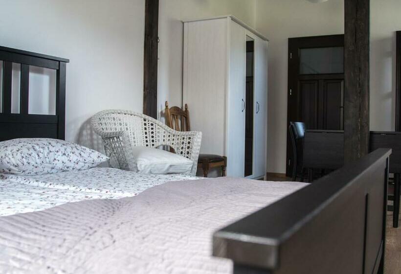 标准间, Na Uboczu