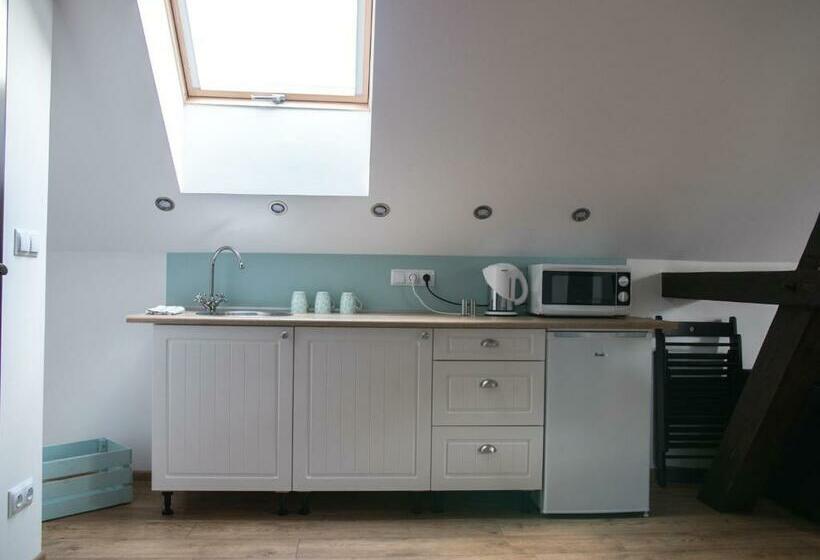 标准间, Na Uboczu