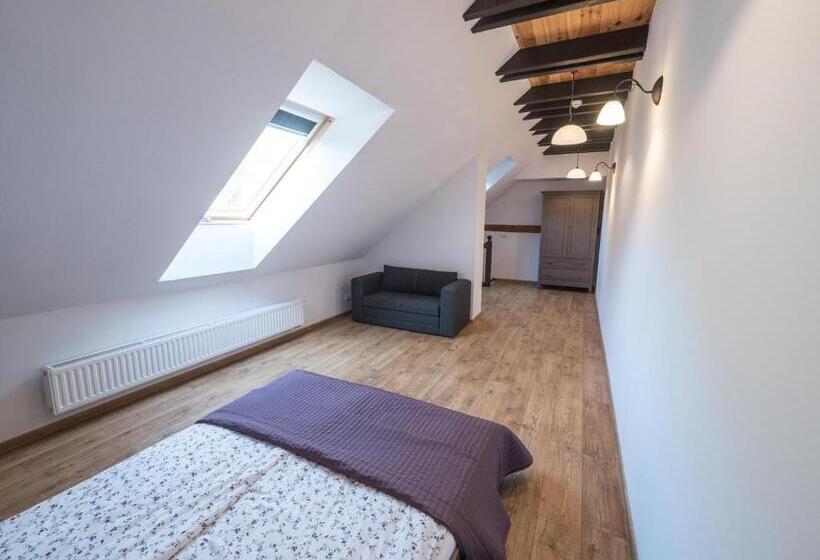 家庭间, Na Uboczu