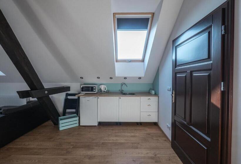 标准间, Na Uboczu