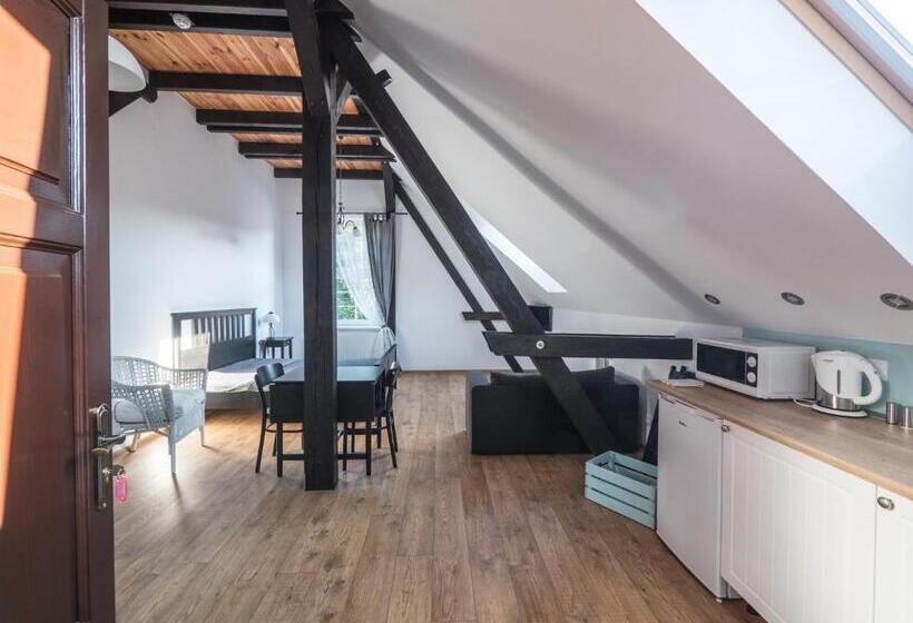 标准间, Na Uboczu