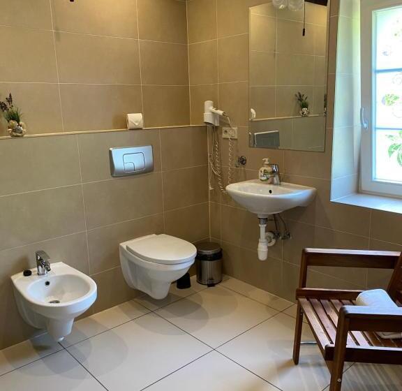 标准间, Na Uboczu