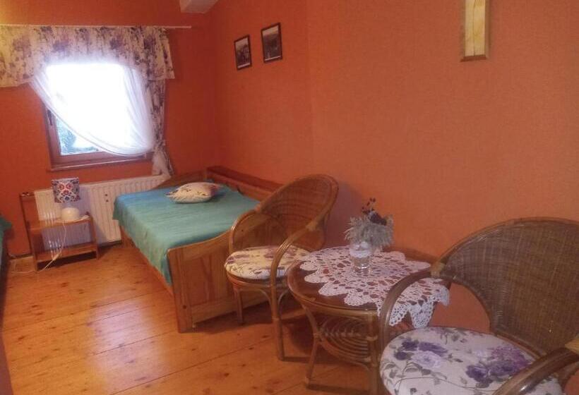 Quarto Triplo Estandar, Agroturystyka Pod świerkiem