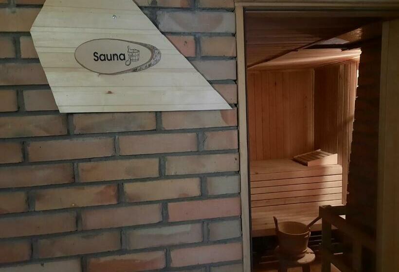 דירת חדר, Stajnia Bukwica