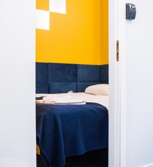 Номер Стандарт Индивидуальный Совместная Ванная, Kapsuå‚y Bello Aparthostel