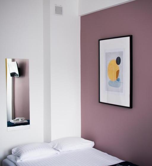 Номер Стандарт Четырехместный Совместный Санузел, Kapsuå‚y Bello Aparthostel