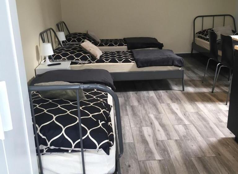 חדר סטנדרט לארבעה, Pokoje Przy Zamku