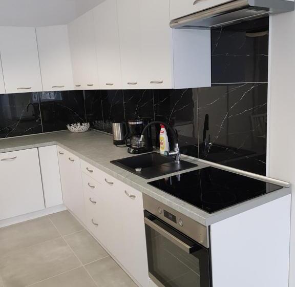 חדר סטנדרט לשלושה עם חדר אמבטיה משוף, Pokoje Przy Zamku