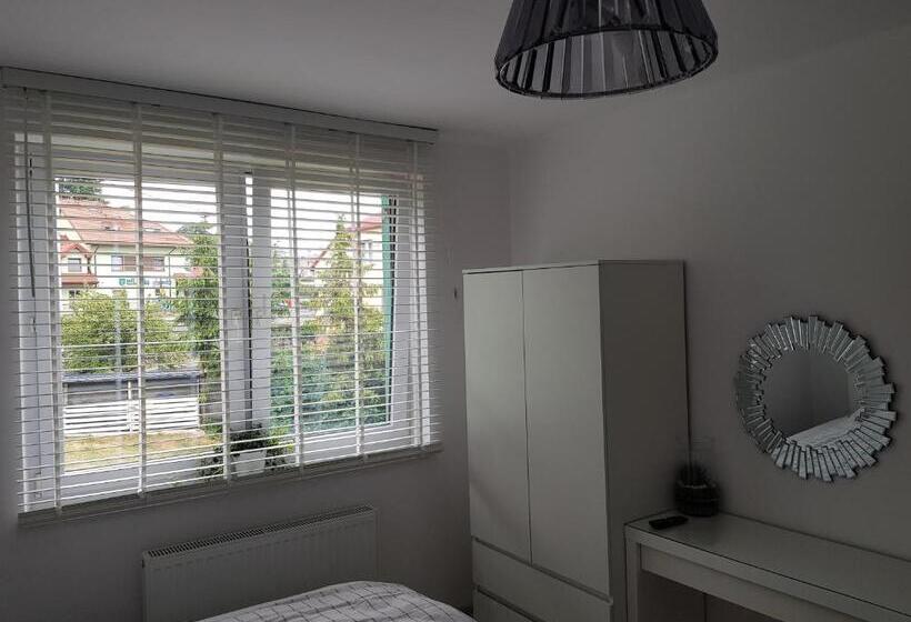 חדר סטנדרט לשלושה עם חדר אמבטיה משוף, Pokoje Przy Zamku