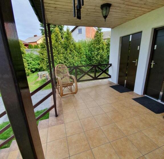 חדר סטנדרט לשלושה עם חדר אמבטיה משוף, Pokoje Przy Zamku