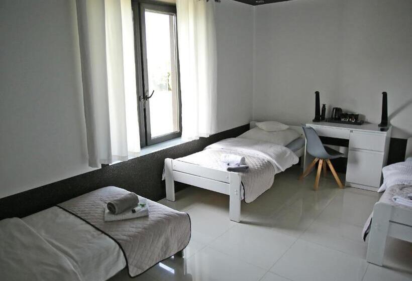 컴포트 트리플 룸, Reza