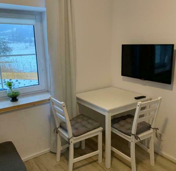 חדר בסיסי, Sarnia Polana