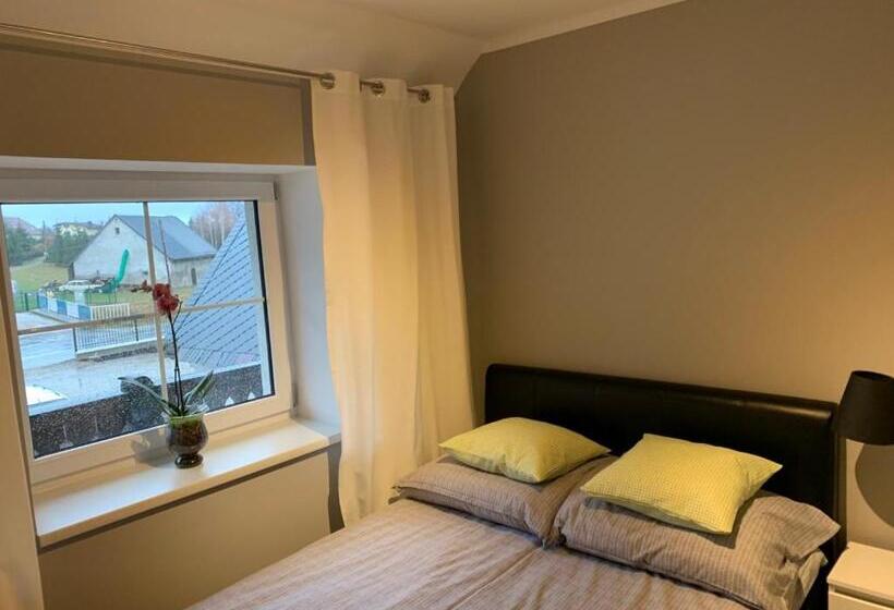 דירת חדר, Sarnia Polana