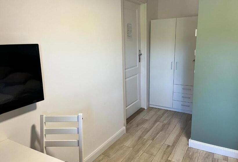 חדר בסיסי, Sarnia Polana