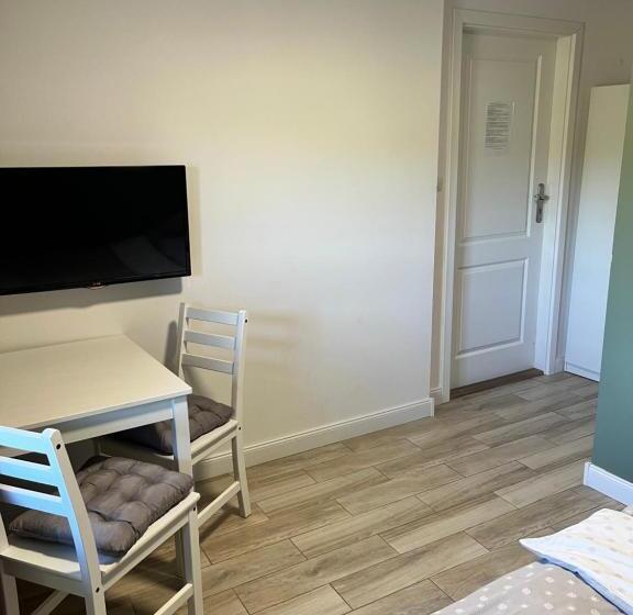 חדר בסיסי, Sarnia Polana