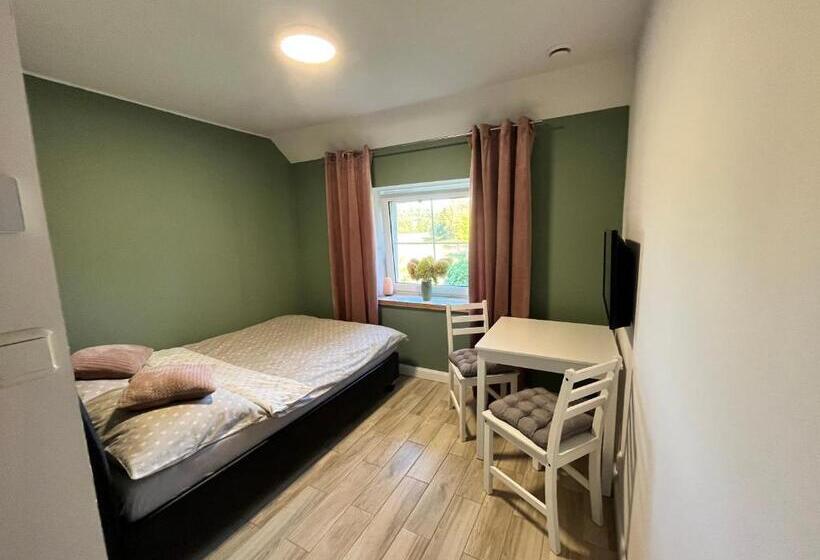 חדר בסיסי, Sarnia Polana