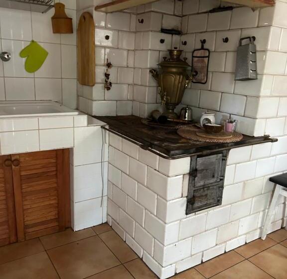 דירת חדר, Stajnia Bukwica