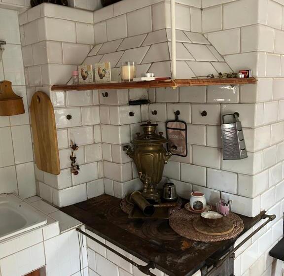 דירת חדר, Stajnia Bukwica