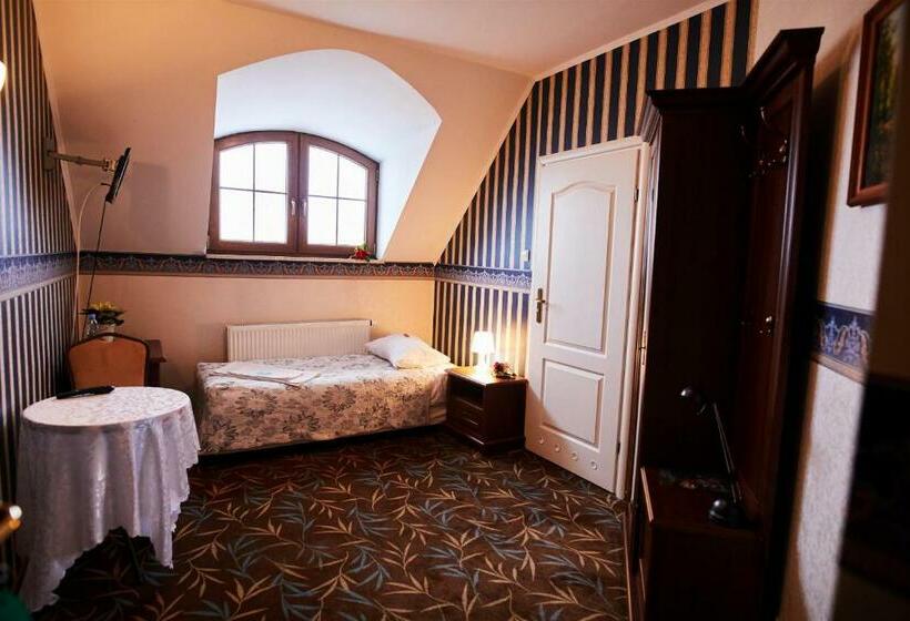 标准单人间, Zielony Zakątek