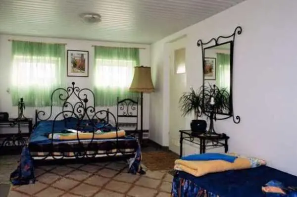 Standard Kolmen Hengen Huone, Motel Królowej Jadwigi