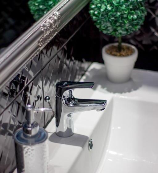 اتاق استاندارد با سرویس بهداشتی مشترک, Clicktheflat żurawia Street Apart Rooms