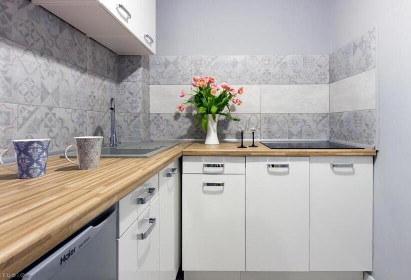 اتاق استاندارد با سرویس بهداشتی مشترک, Clicktheflat żurawia Street Apart Rooms