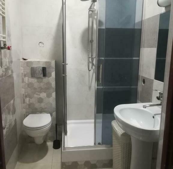 חדר בסיסי, Noclegi Centrum