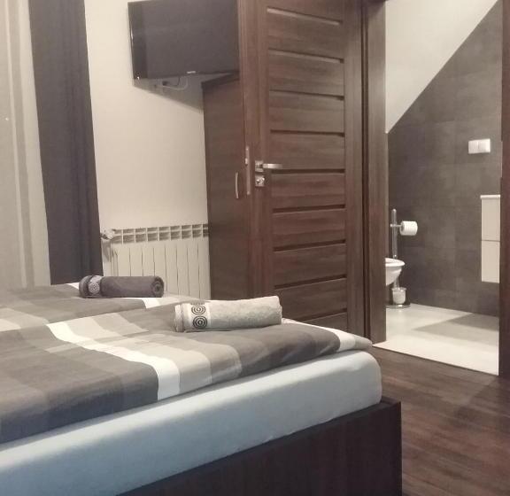 חדר סטנדרט עם מרפסת, Noclegi U Nawary