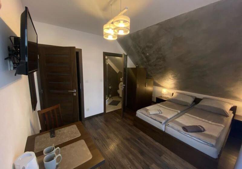 חדר סטנדרט עם מרפסת, Noclegi U Nawary