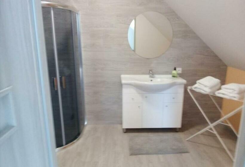 バルコニー付きスタンダードトリプルルーム, Willa Brodnica