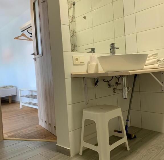 标准间, Willa Milonga