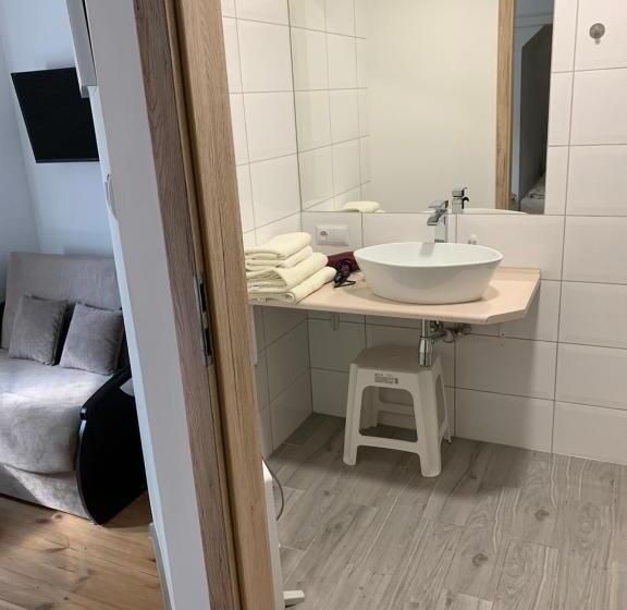 标准间, Willa Milonga