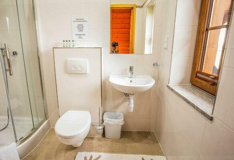 חדר סטנדרט לארבעה, Willa Na Borku