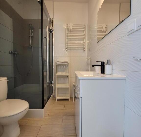 جناح, Willa Nad Potokiem