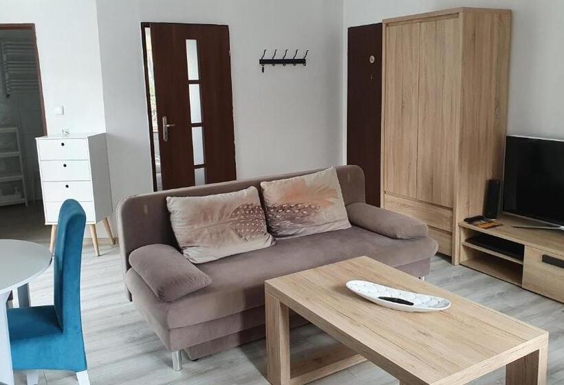 جناح, Willa Nad Potokiem