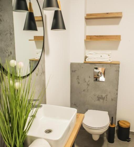 غرفة قياسية ثلاثية, Pokoje Hotelowe Lupus