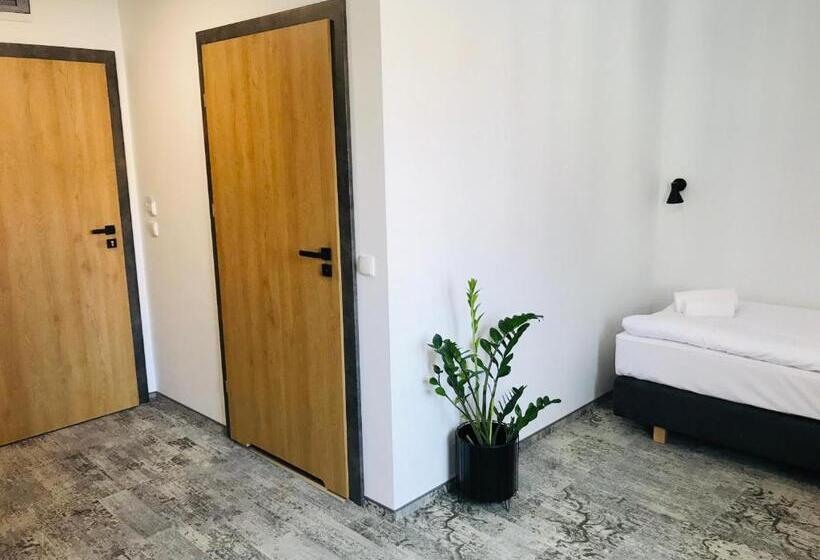 غرفة قياسية فردية, Pokoje Hotelowe Lupus