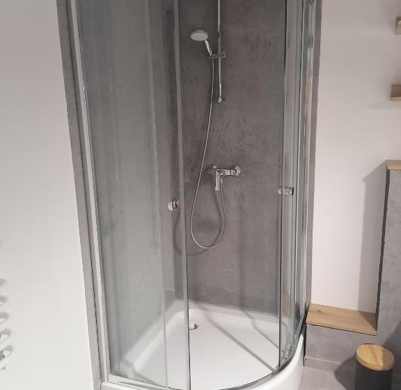 غرفة قياسية رباعية, Pokoje Hotelowe Lupus