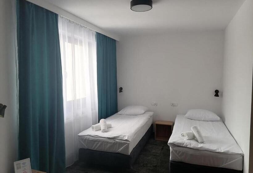 غرفة قياسية رباعية, Pokoje Hotelowe Lupus