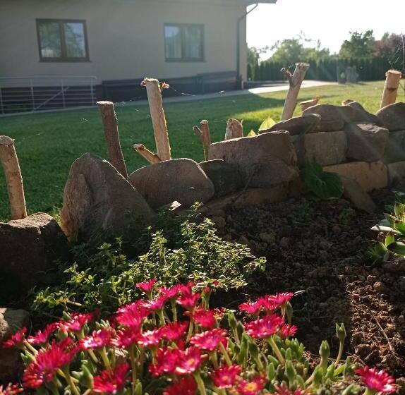 חדר סטנדרט לשלושה עם נוף לגינה, Ośrodek Wczasowy Wczasy Pod Gruszą