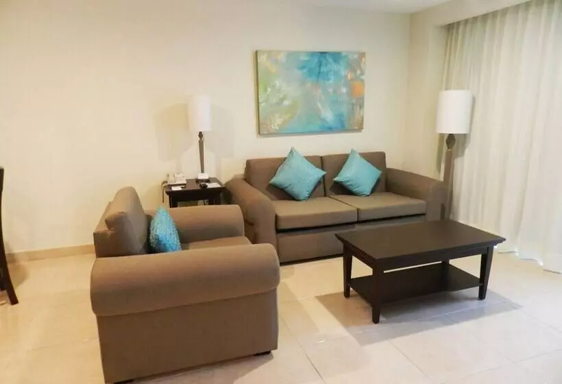 オーシャンビュースイート, Astur Hotel & Residence