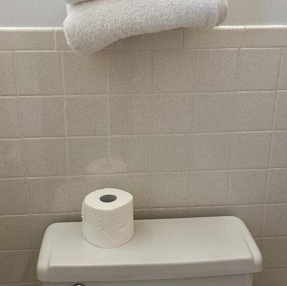 غرفه قياسيه سريرين مزدوجين, Bel Air Motel