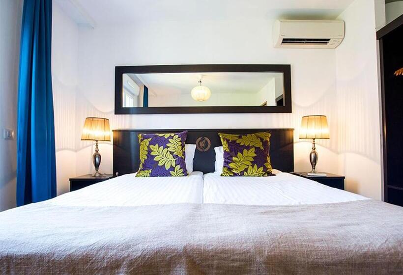 Номер Superior с Балконом, Langley Resort Napoléon Bonaparte